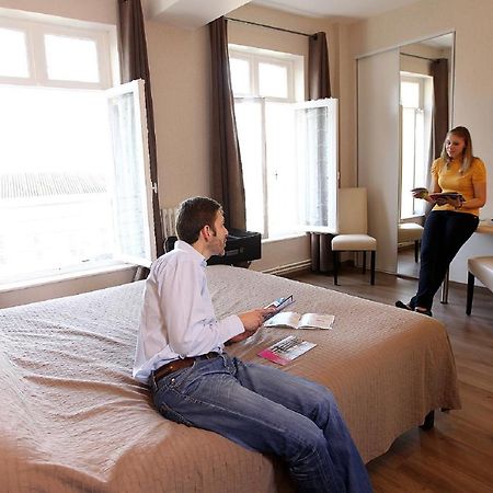 Hotel Memorial Сен-Кантен Екстериор снимка