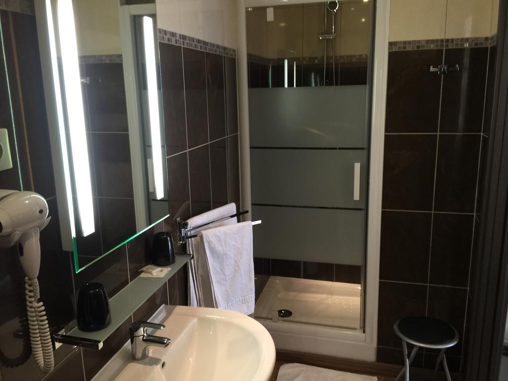 Hotel Memorial Сен-Кантен Екстериор снимка