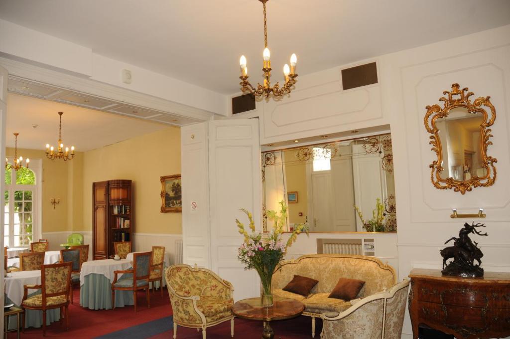 Hotel Memorial Сен-Кантен Екстериор снимка