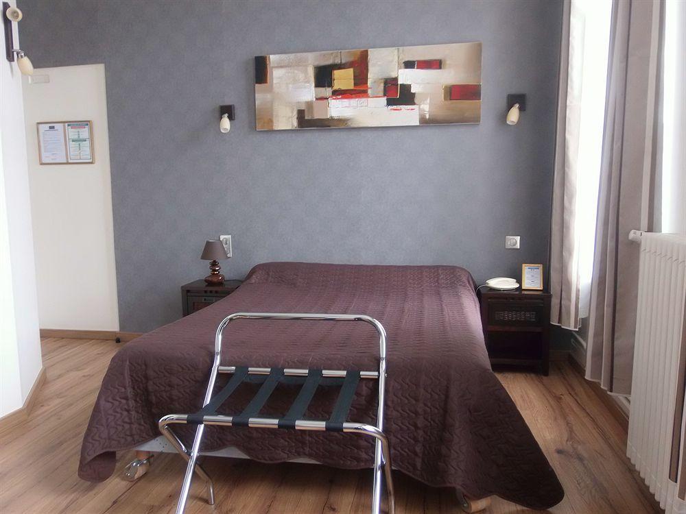Hotel Memorial Сен-Кантен Екстериор снимка