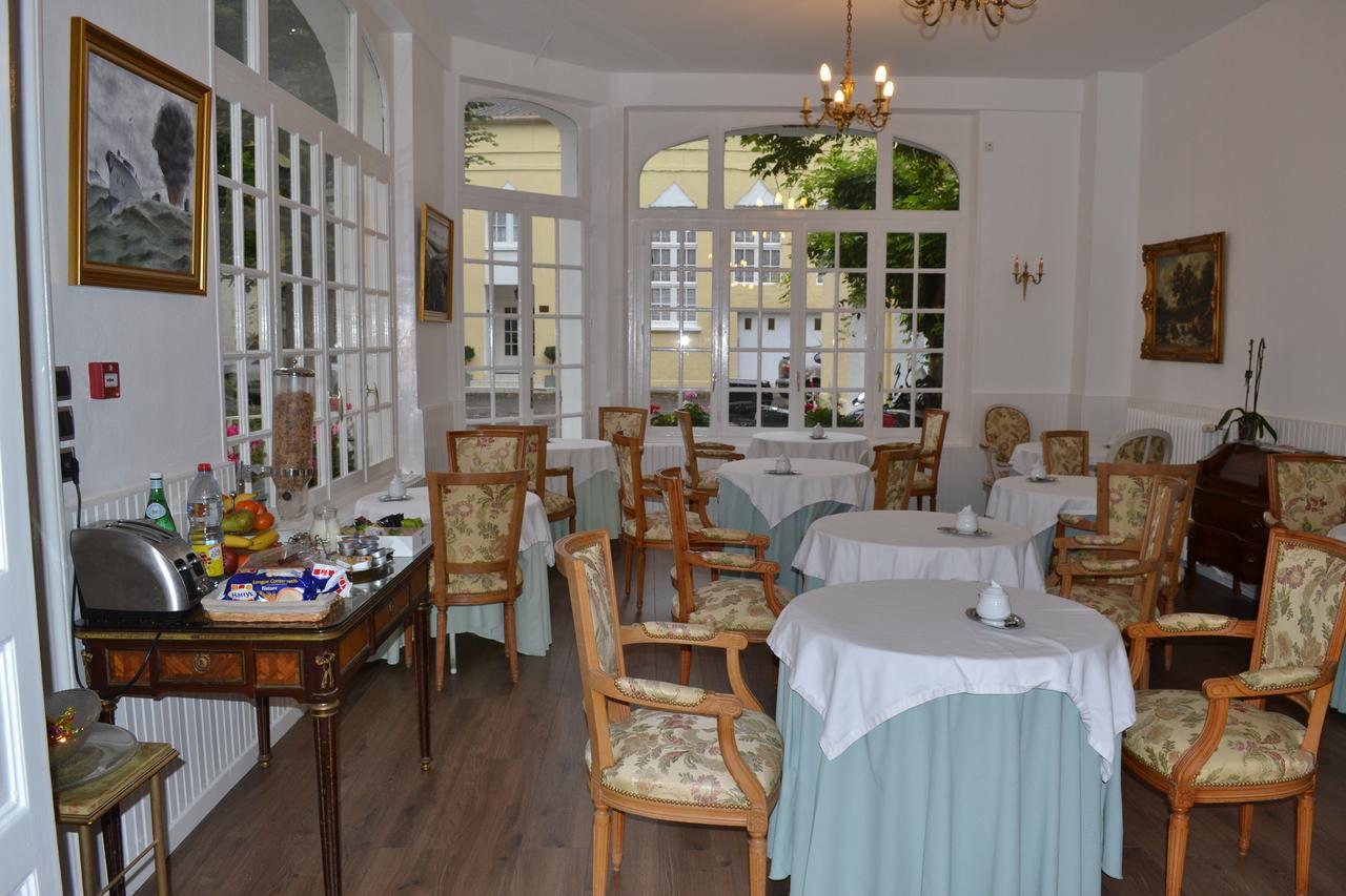 Hotel Memorial Сен-Кантен Екстериор снимка