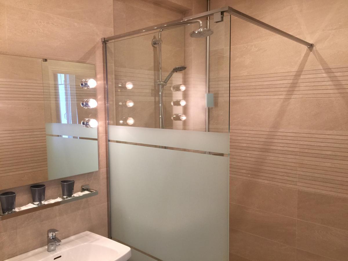 Hotel Memorial Сен-Кантен Екстериор снимка