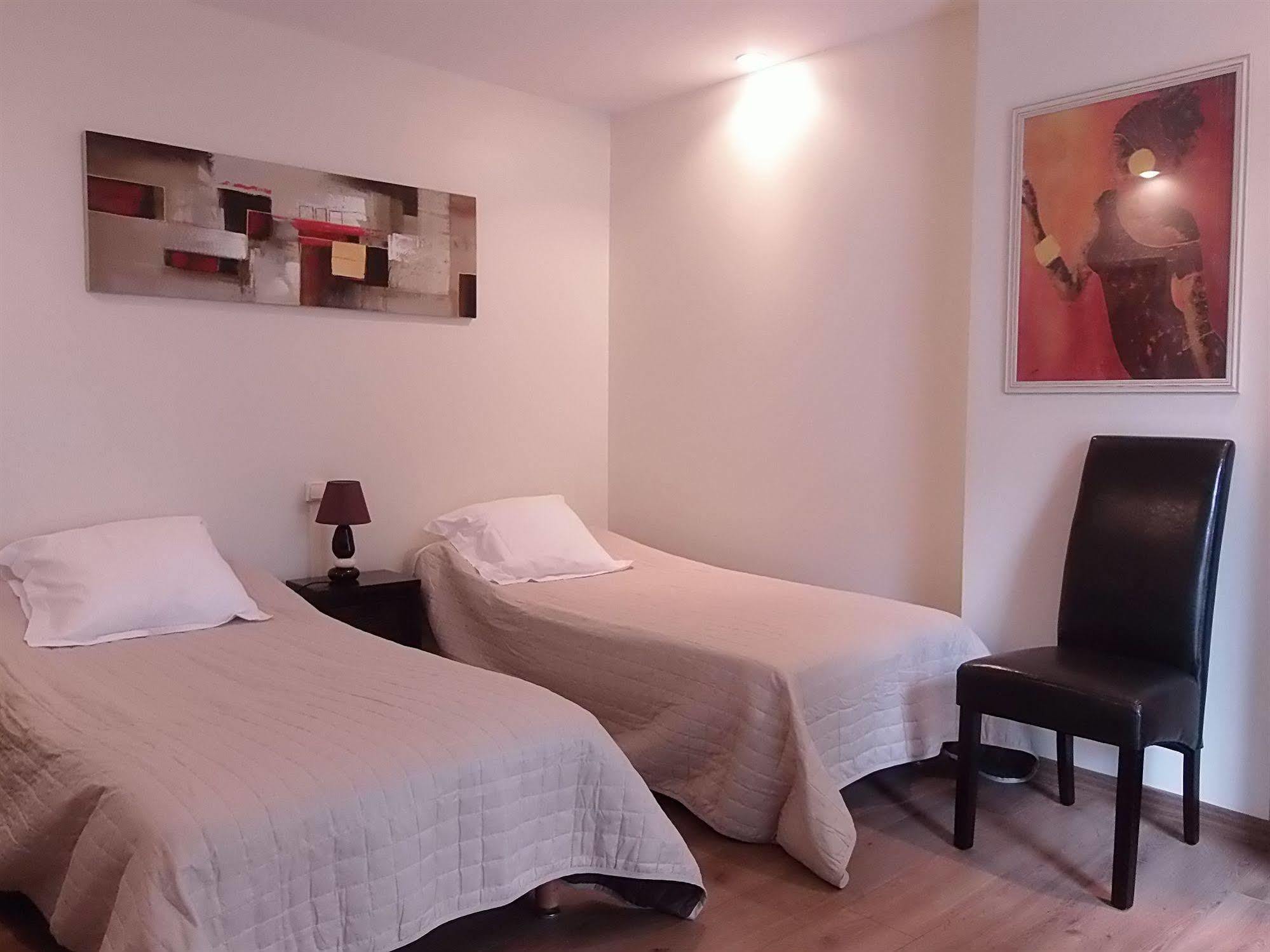 Hotel Memorial Сен-Кантен Екстериор снимка