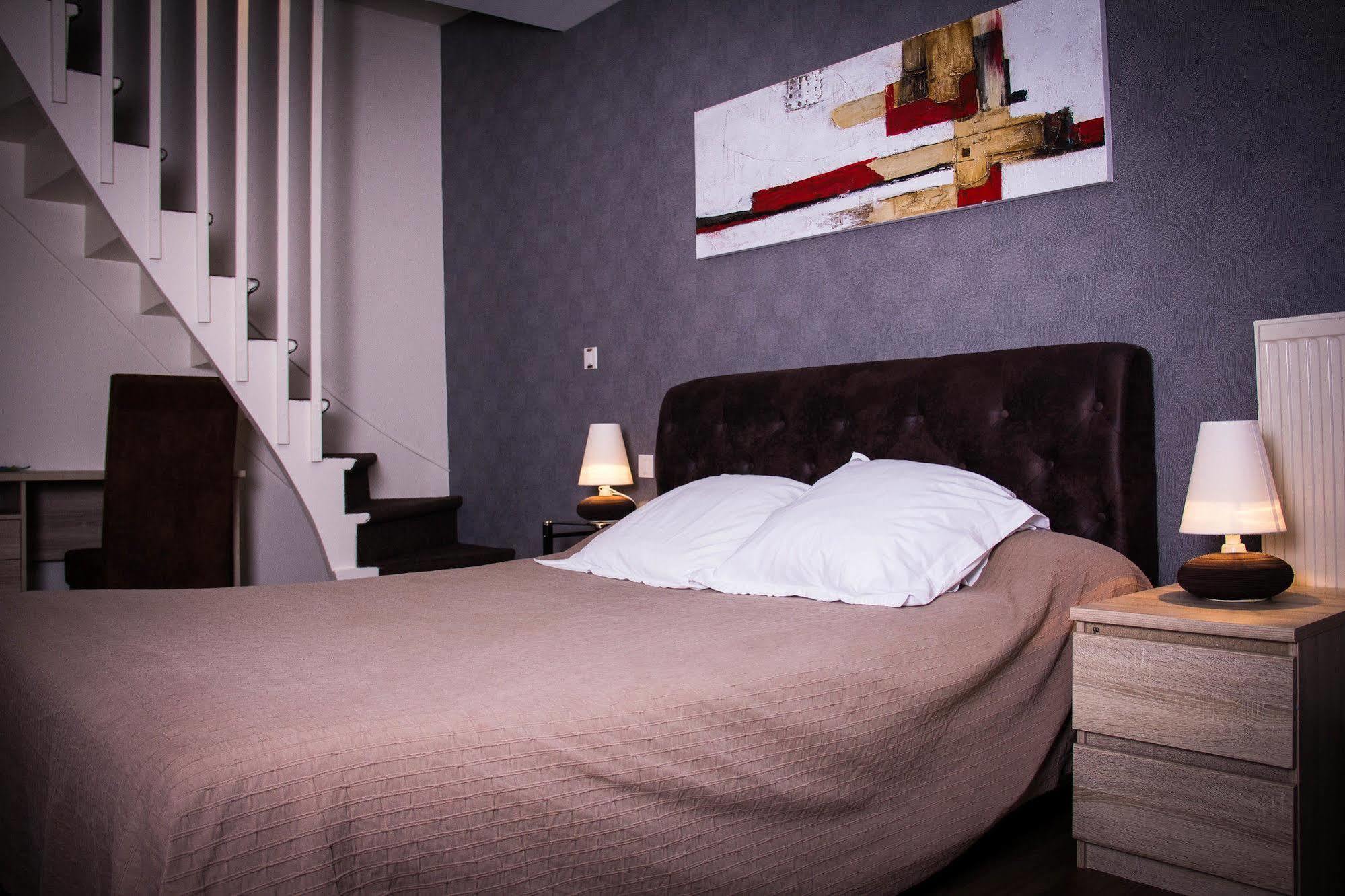 Hotel Memorial Сен-Кантен Екстериор снимка