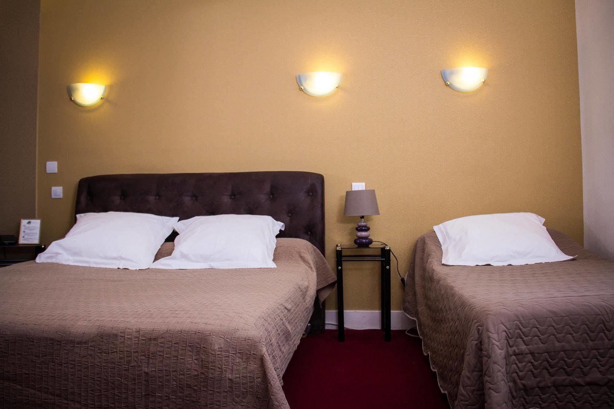 Hotel Memorial Сен-Кантен Екстериор снимка