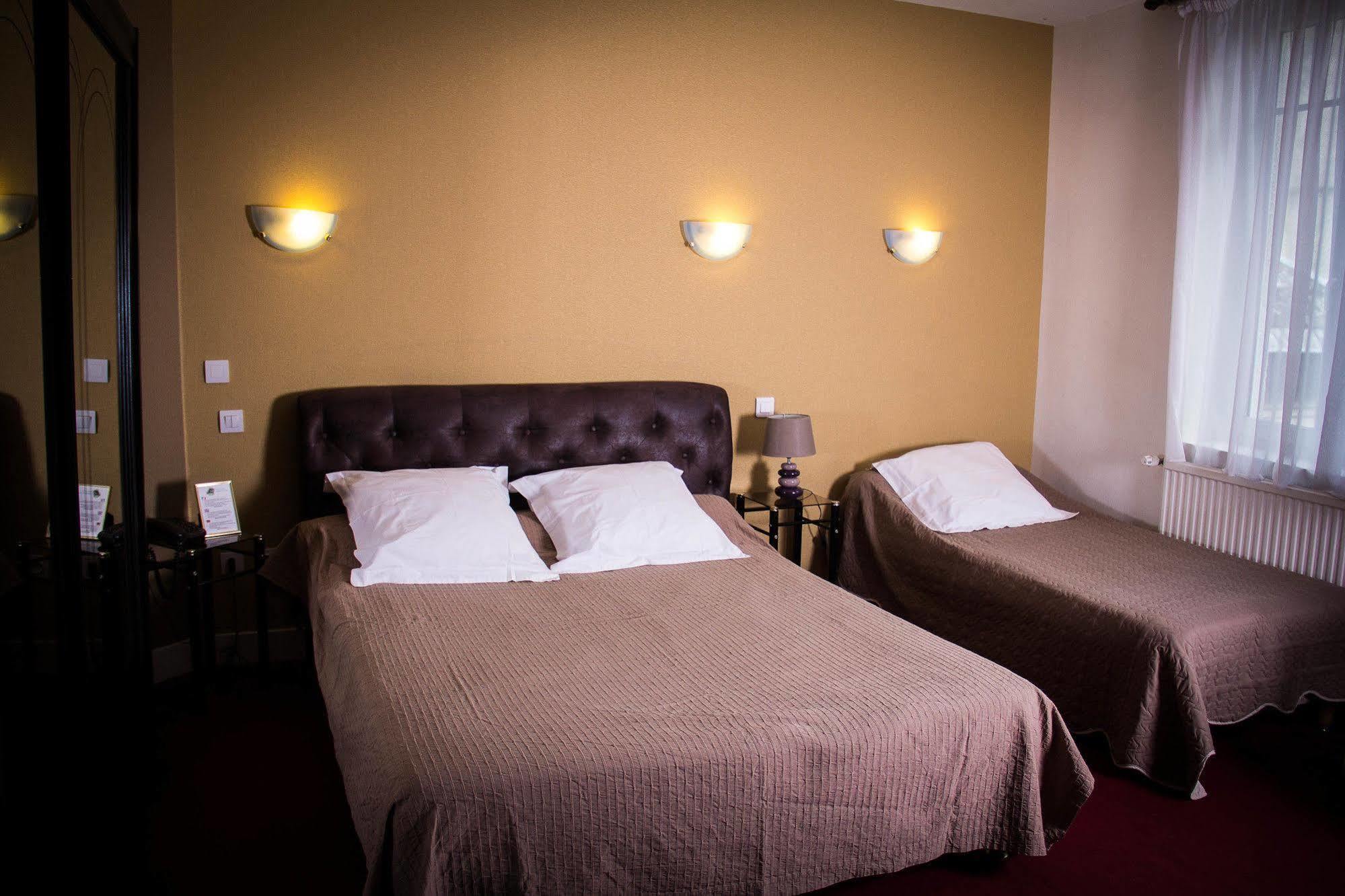 Hotel Memorial Сен-Кантен Екстериор снимка
