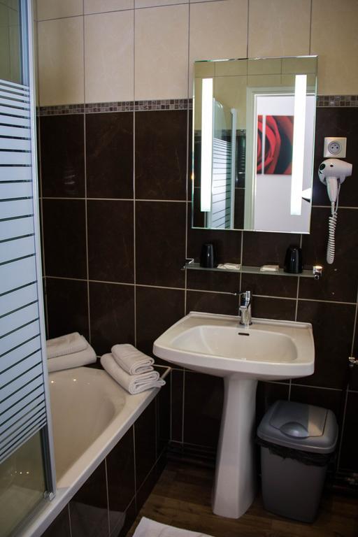 Hotel Memorial Сен-Кантен Стая снимка